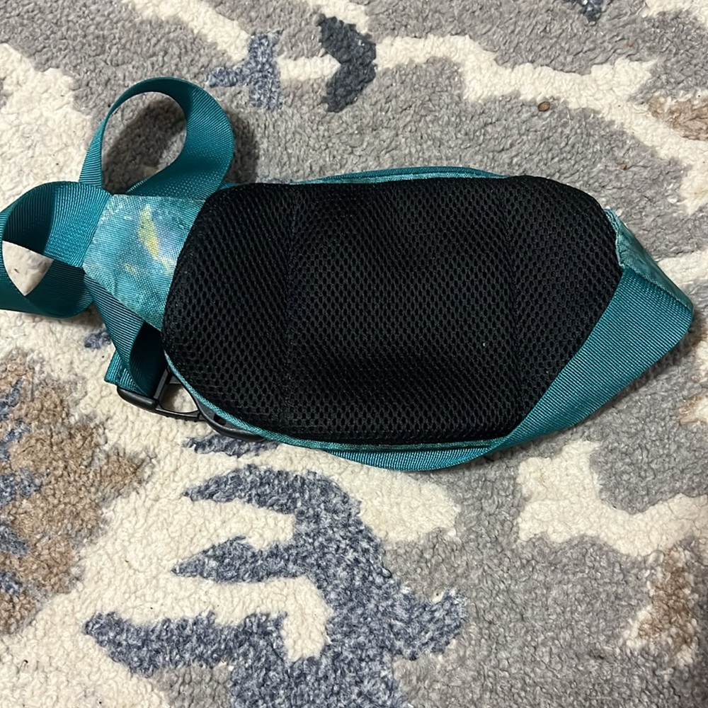 Kavu teal color Fanny pack - Picture 5 of 6